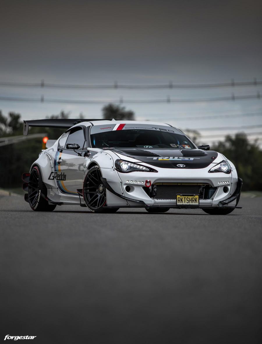  Toyota GT 86 Rocket Bunny 2018 года  (фото 8 из 23)